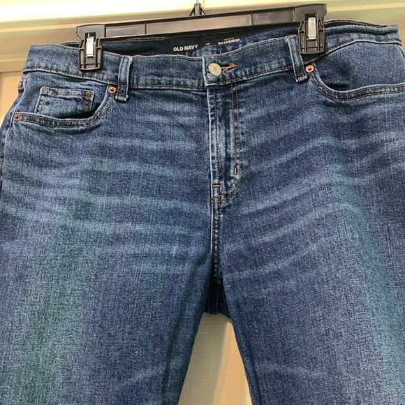 Old Navy Mid-rise Boyfriend Jeans, Size 14 - Picture 6 of 9